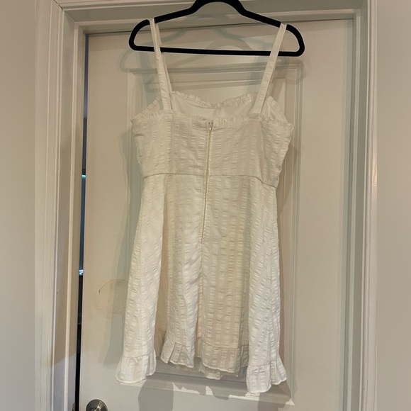 ⭐️Speechless Elegant White Sleeveless Dress - Picture 2 of 3